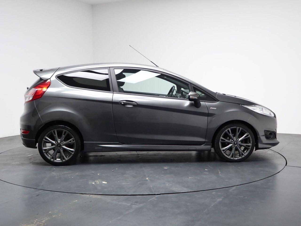 Ford Fiesta - Image 14