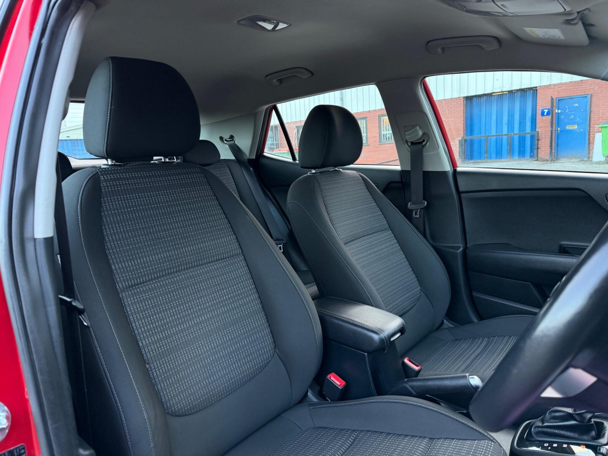 Kia Stonic - Image 46