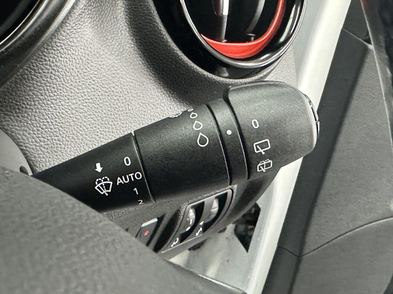 Renault Captur - Image 40