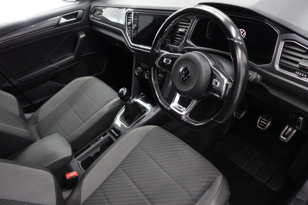 Volkswagen T-Roc - Image 17