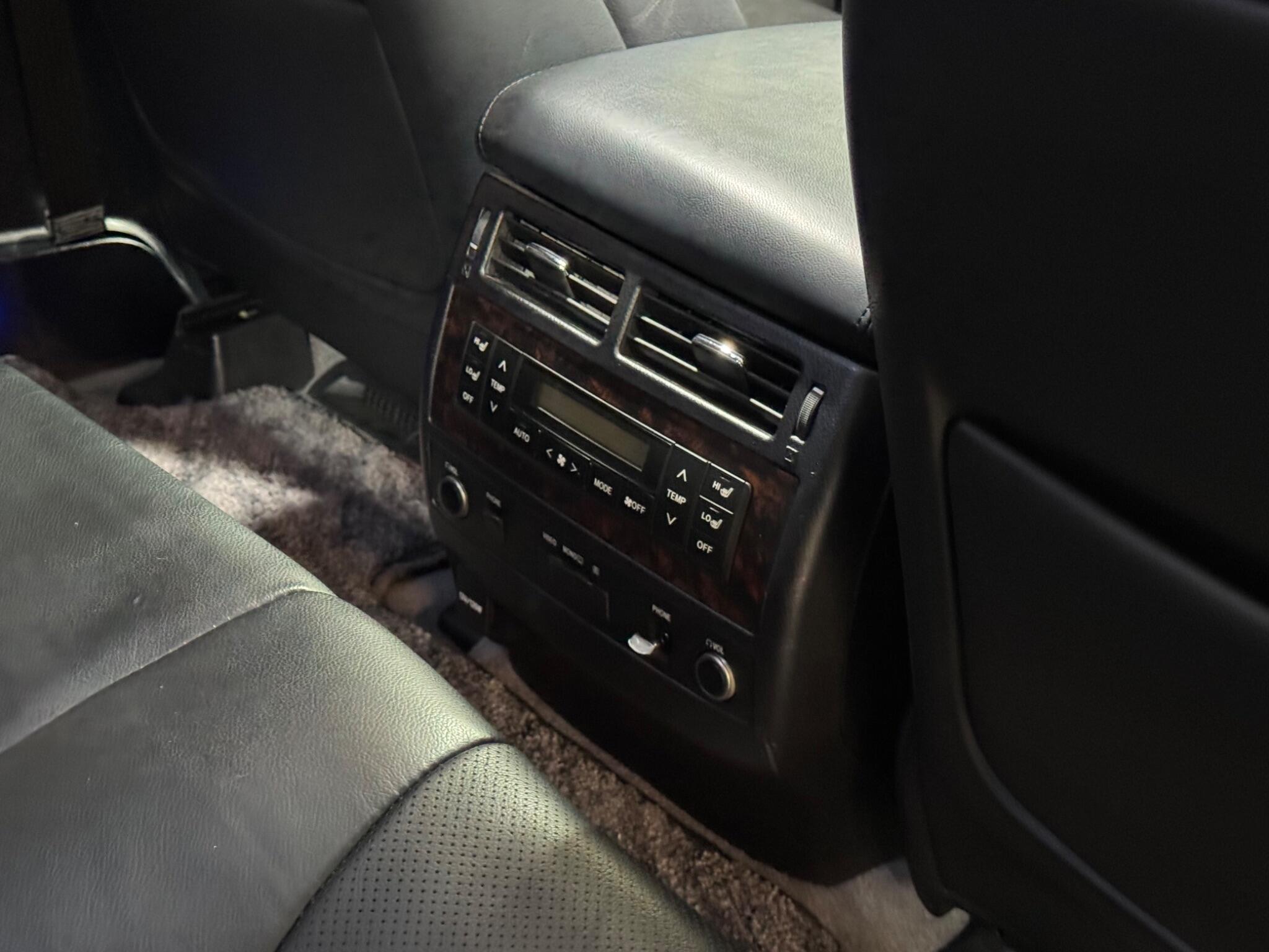 Toyota Land Cruiser - Image 13