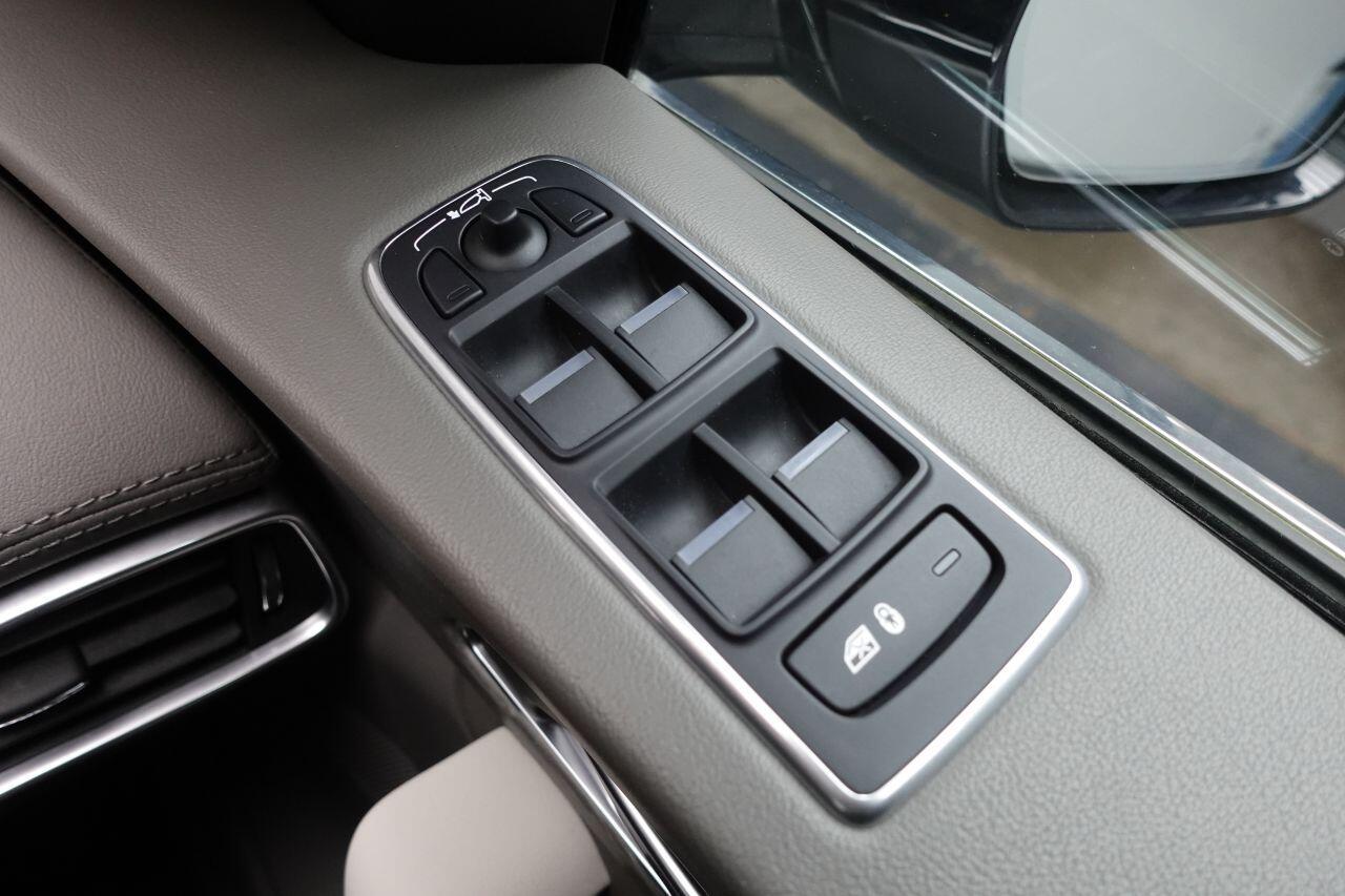 Jaguar F-Pace - Image 51