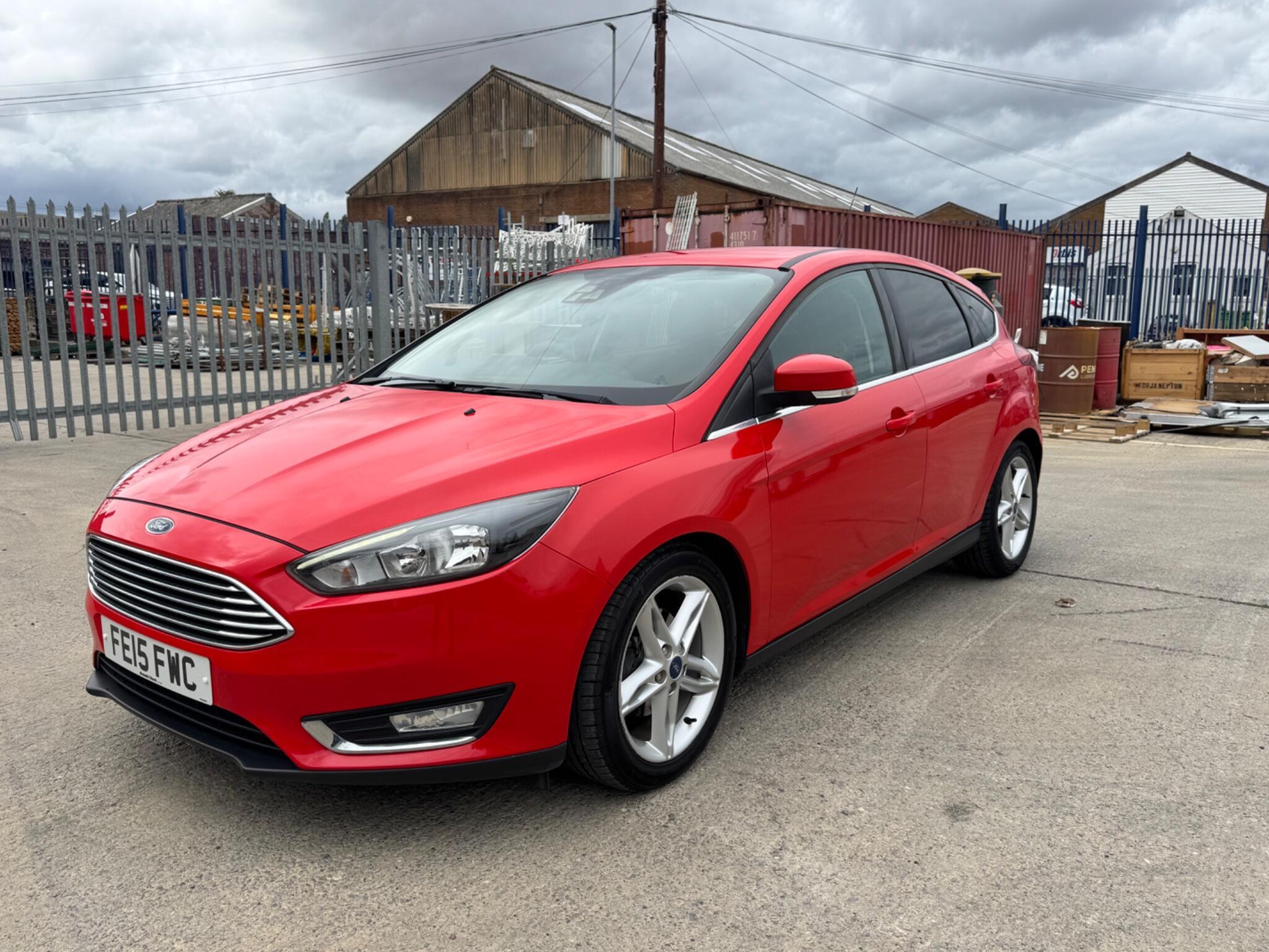 Ford Focus - Image 11