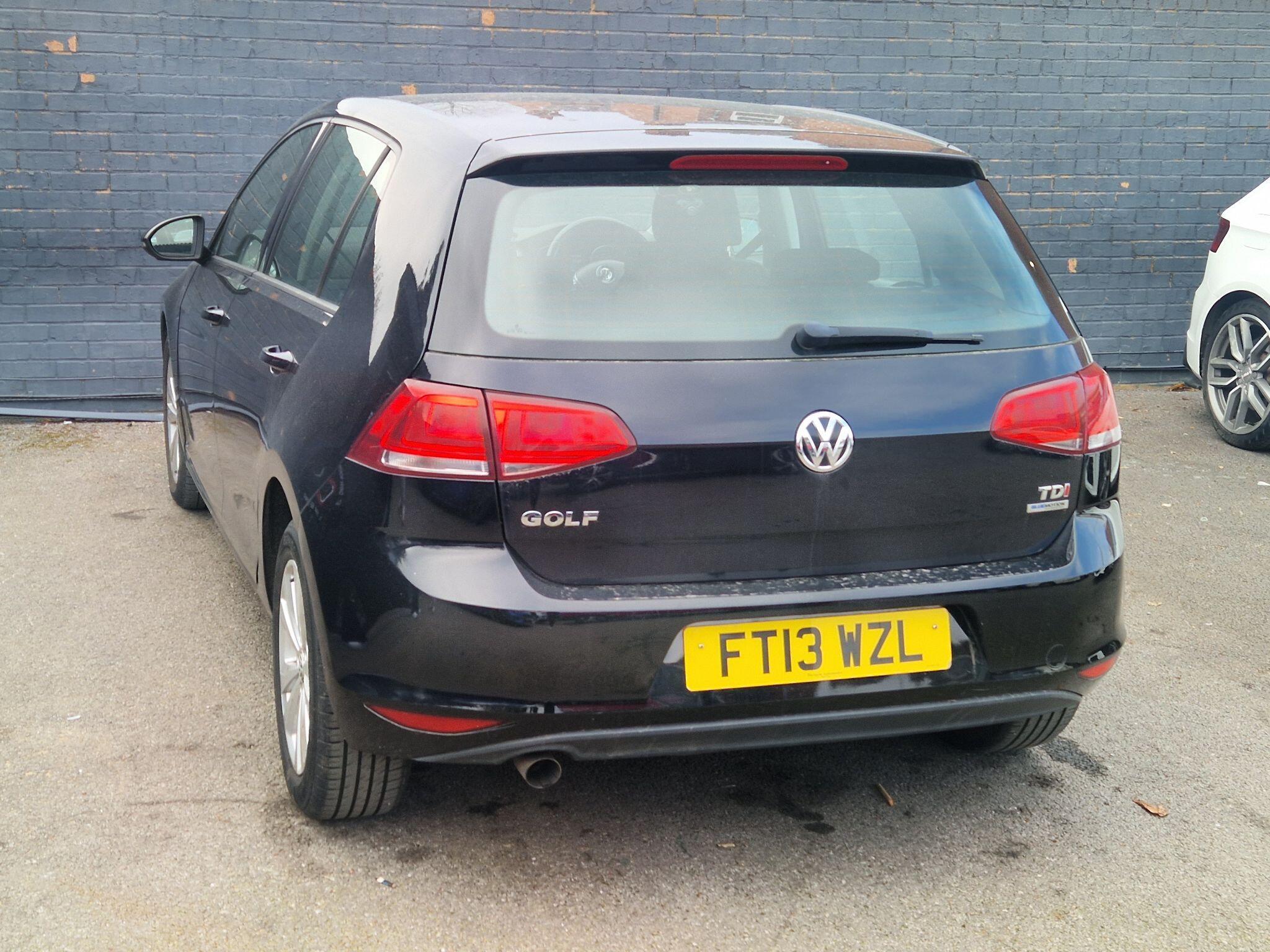 Volkswagen Golf - Image 9