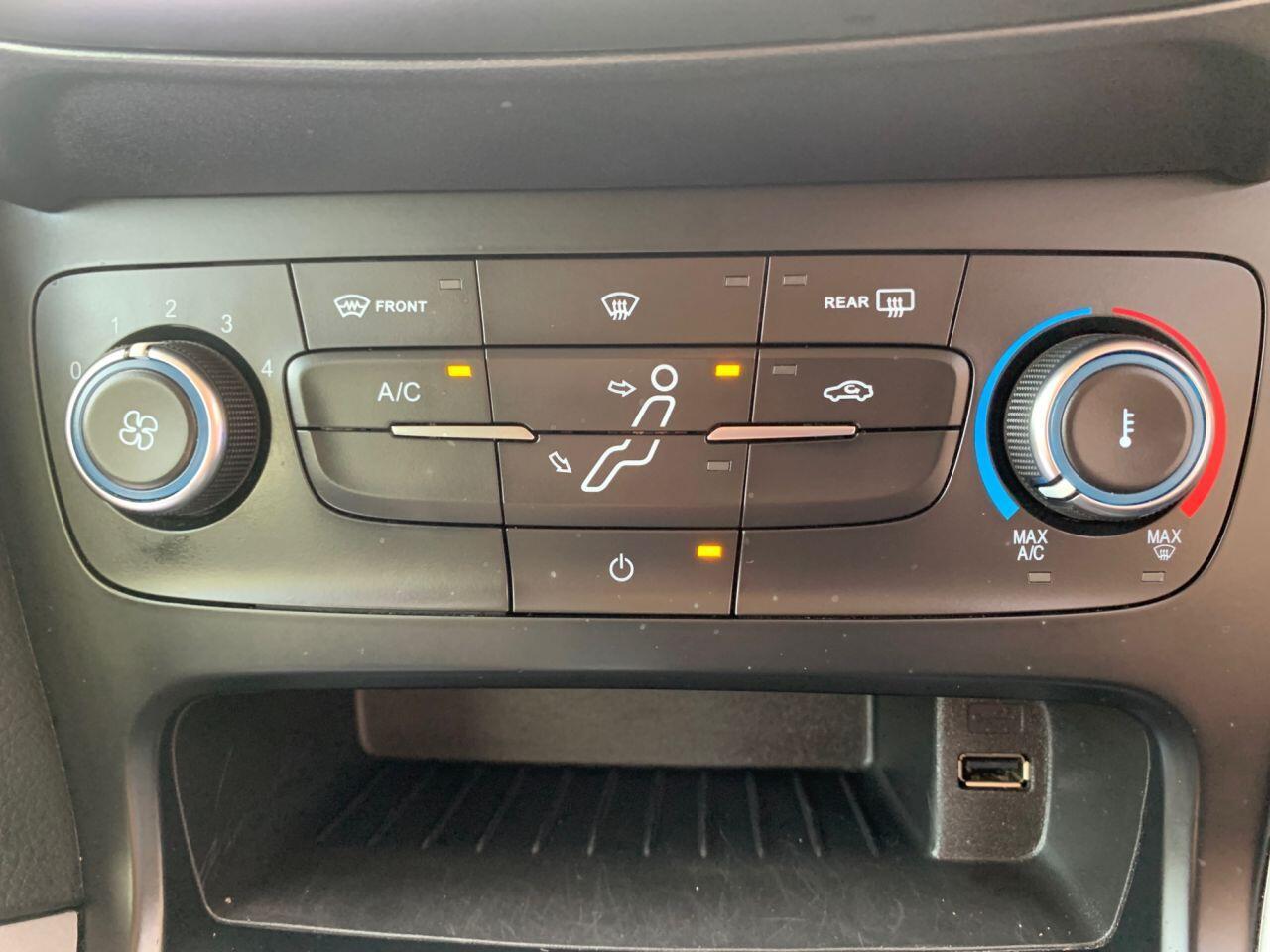 Ford Focus - Image 17