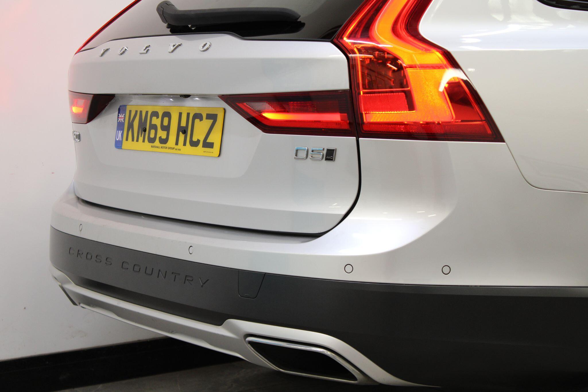 Volvo V90 CROSS COUNTRY - Image 10