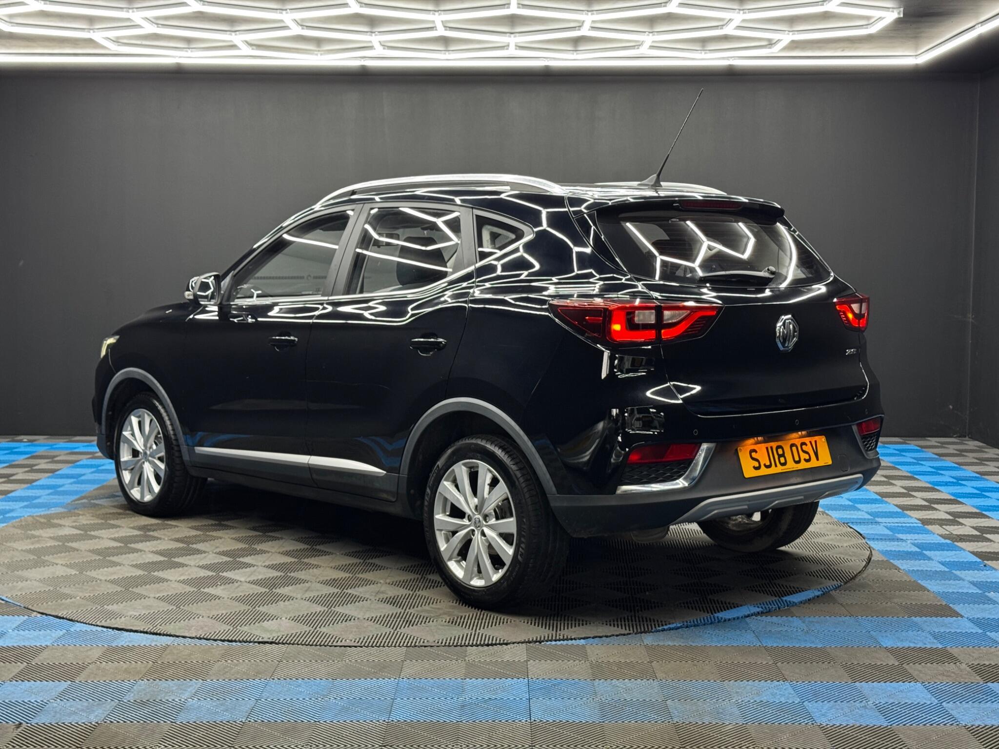 MG MG ZS - Image 7