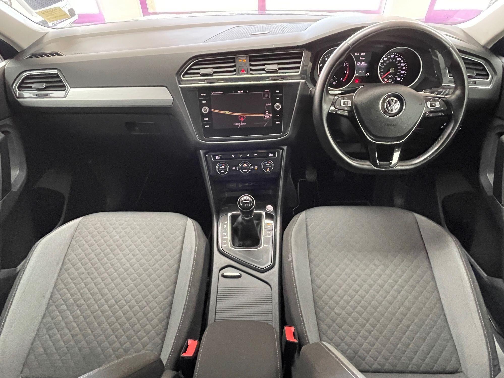 Volkswagen Tiguan - Image 2