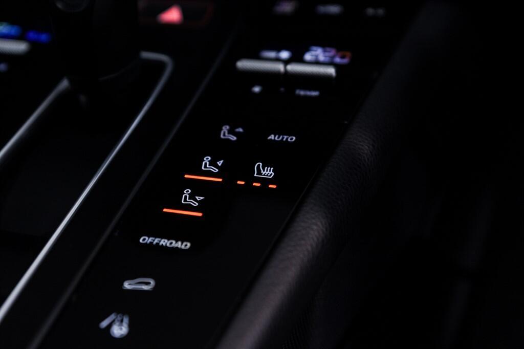 Porsche Macan - Image 20