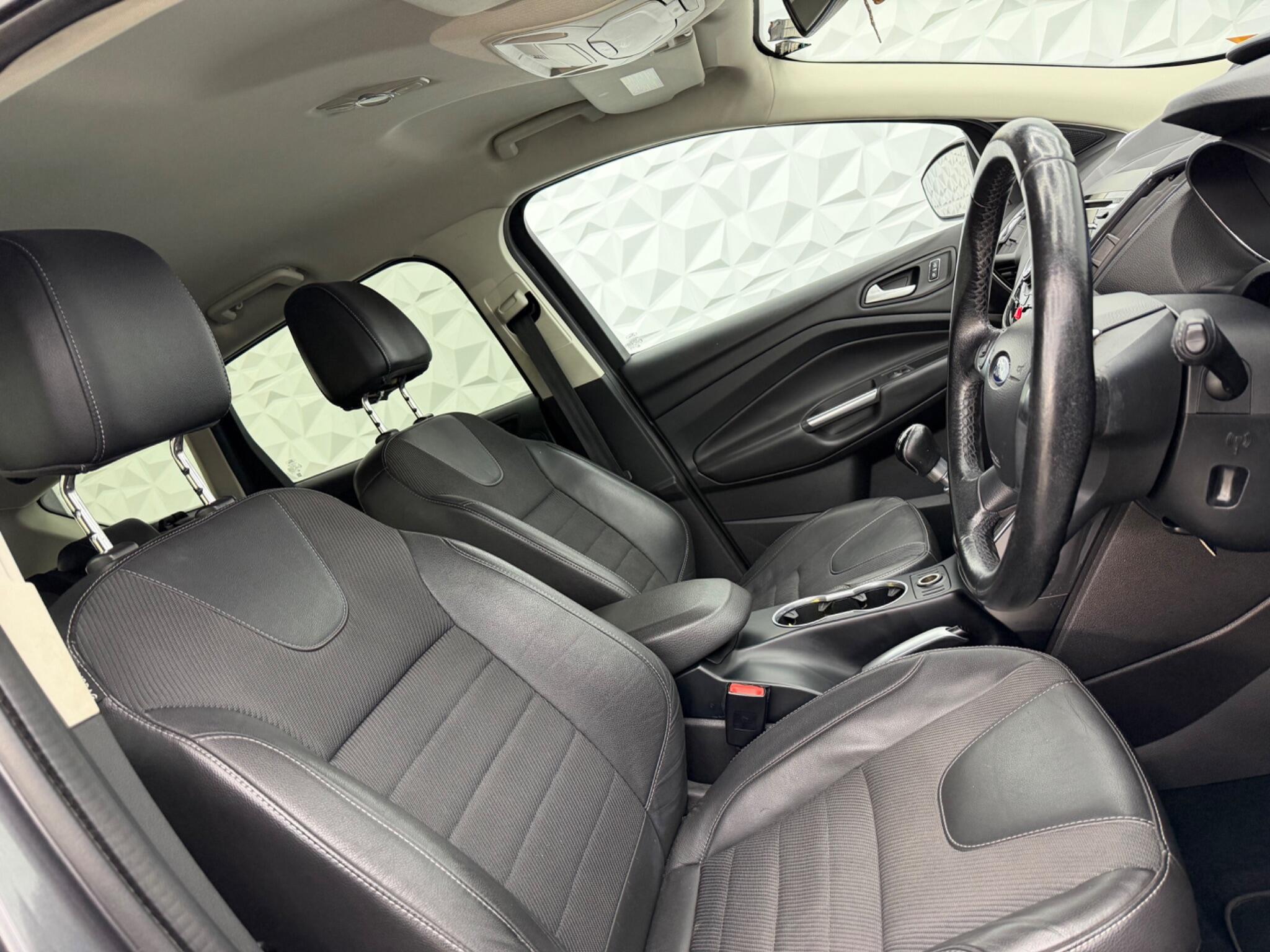 Ford Kuga - Image 16