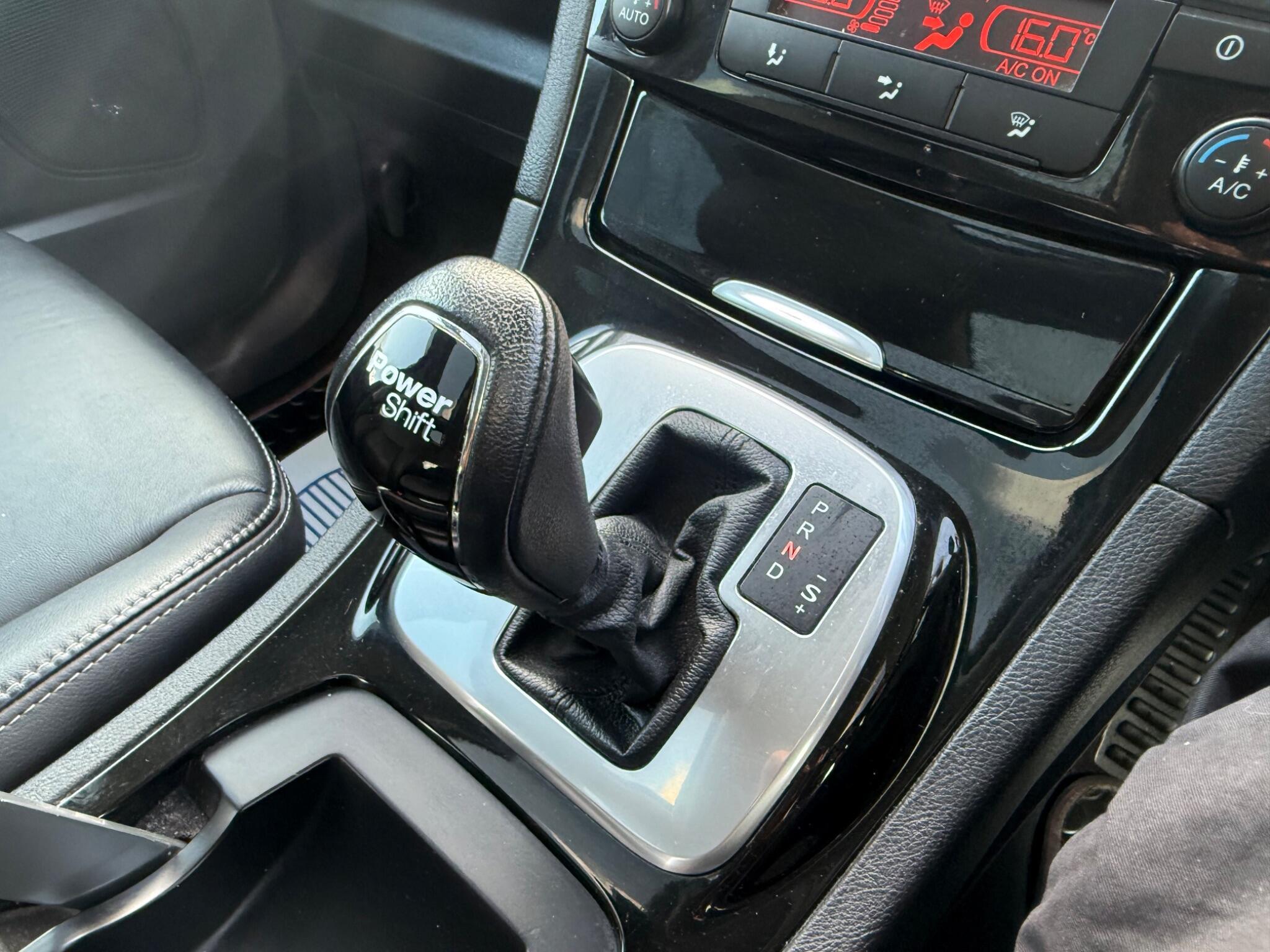 Ford Galaxy - Image 18