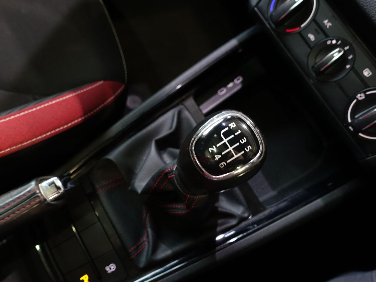 Skoda Kamiq - Image 30