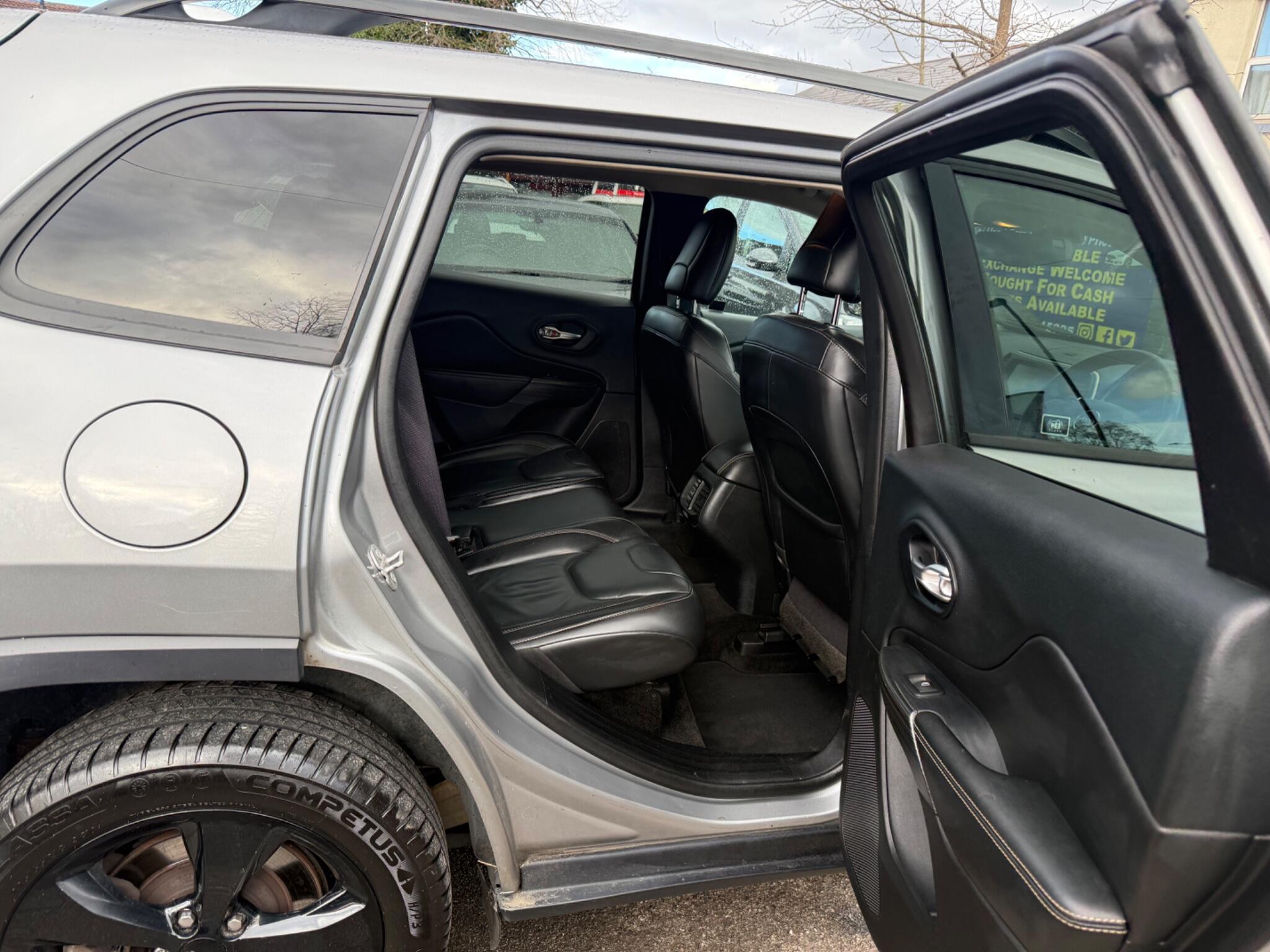 Jeep Cherokee - Image 26