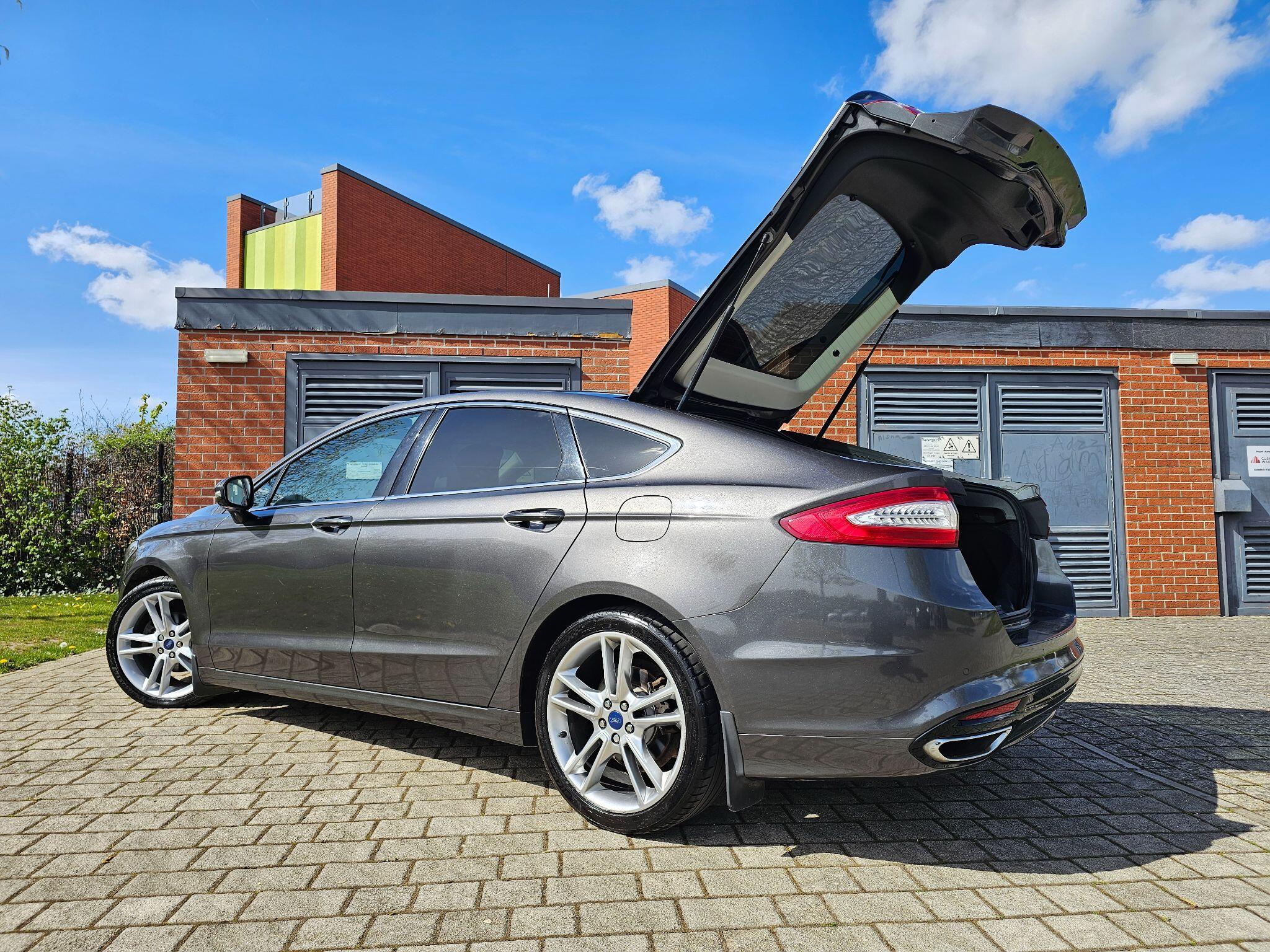 Ford Mondeo - Image 26