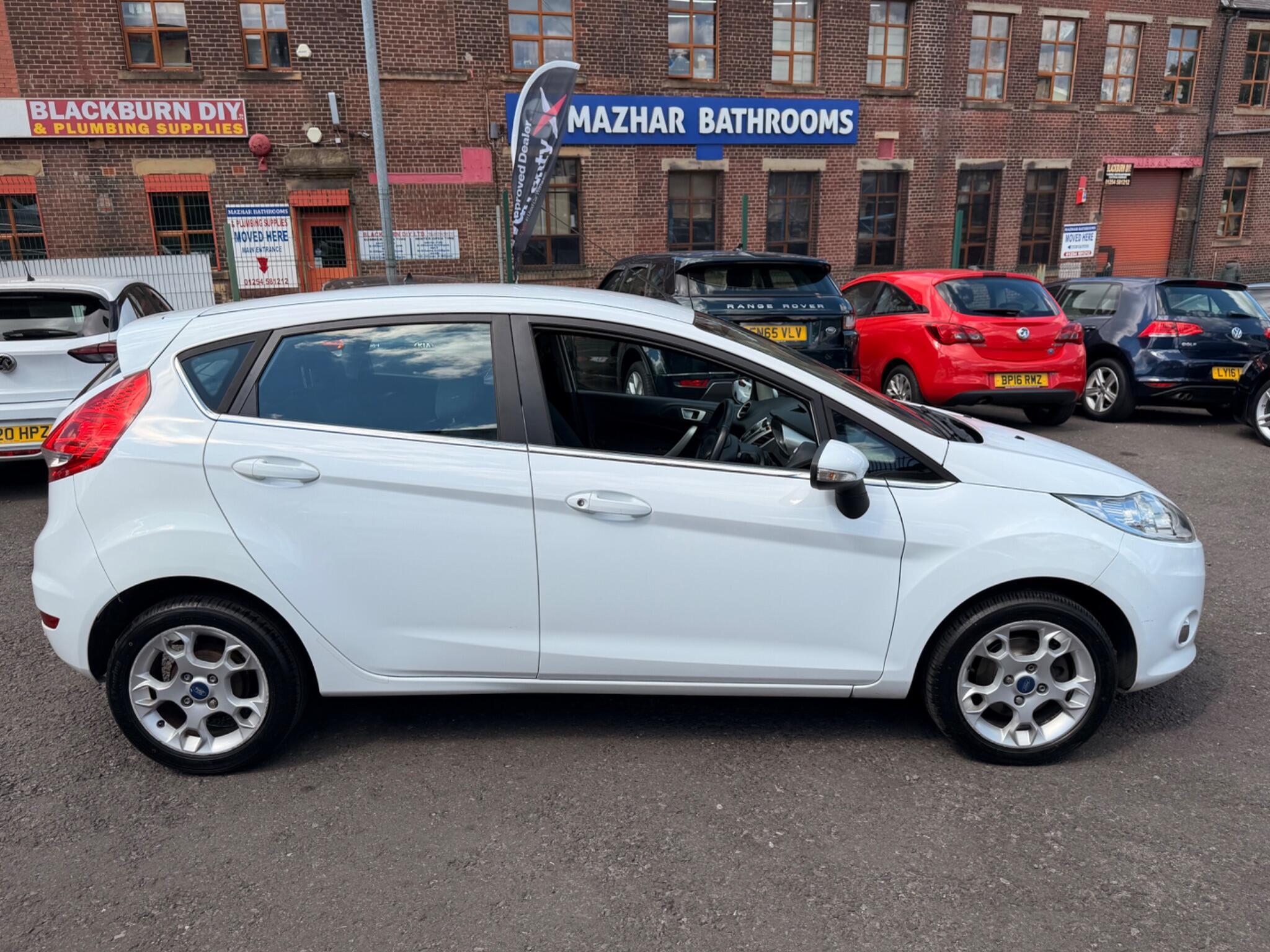 Ford Fiesta - Image 8