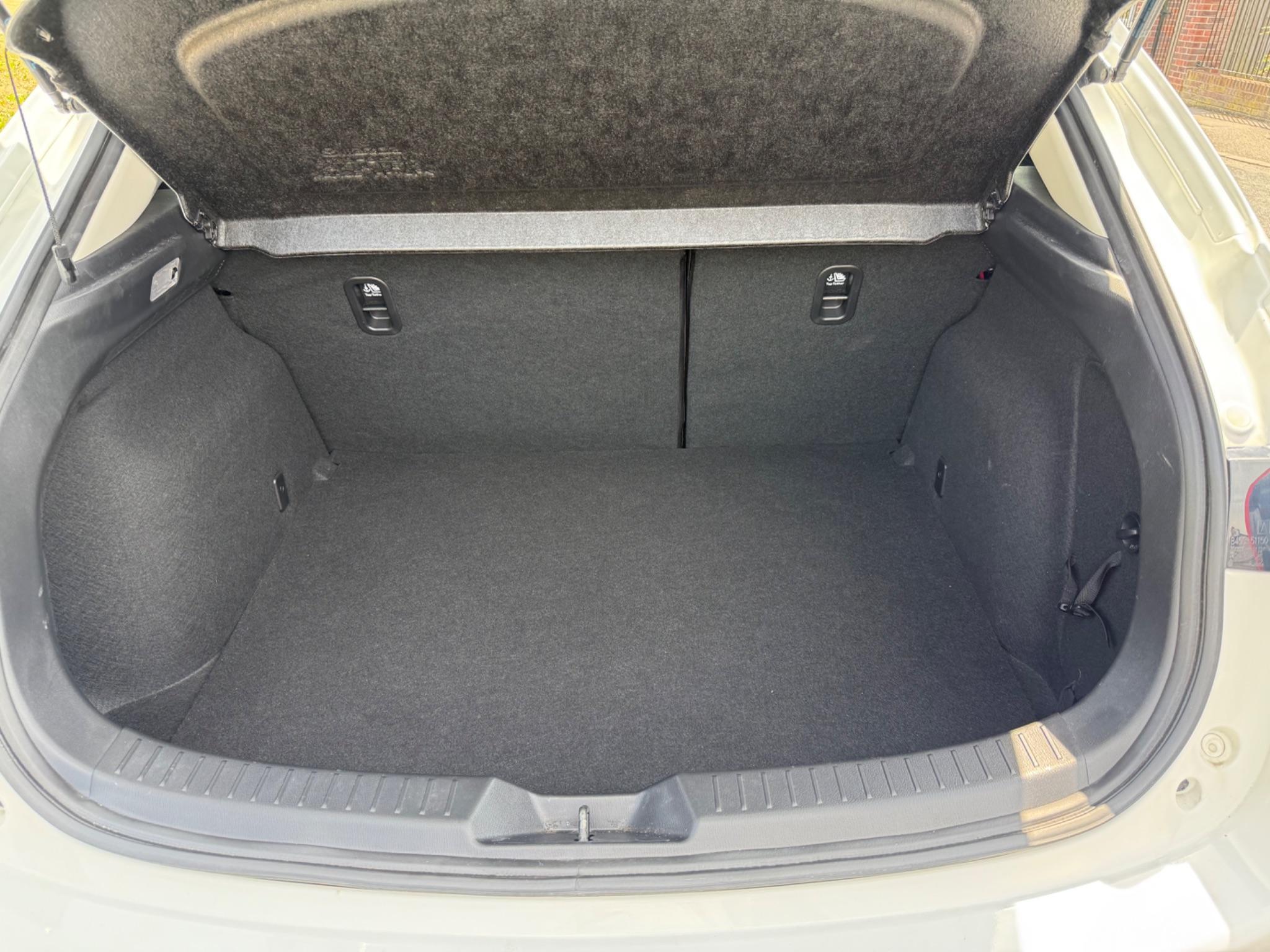 Mazda MAZDA3 - Image 18