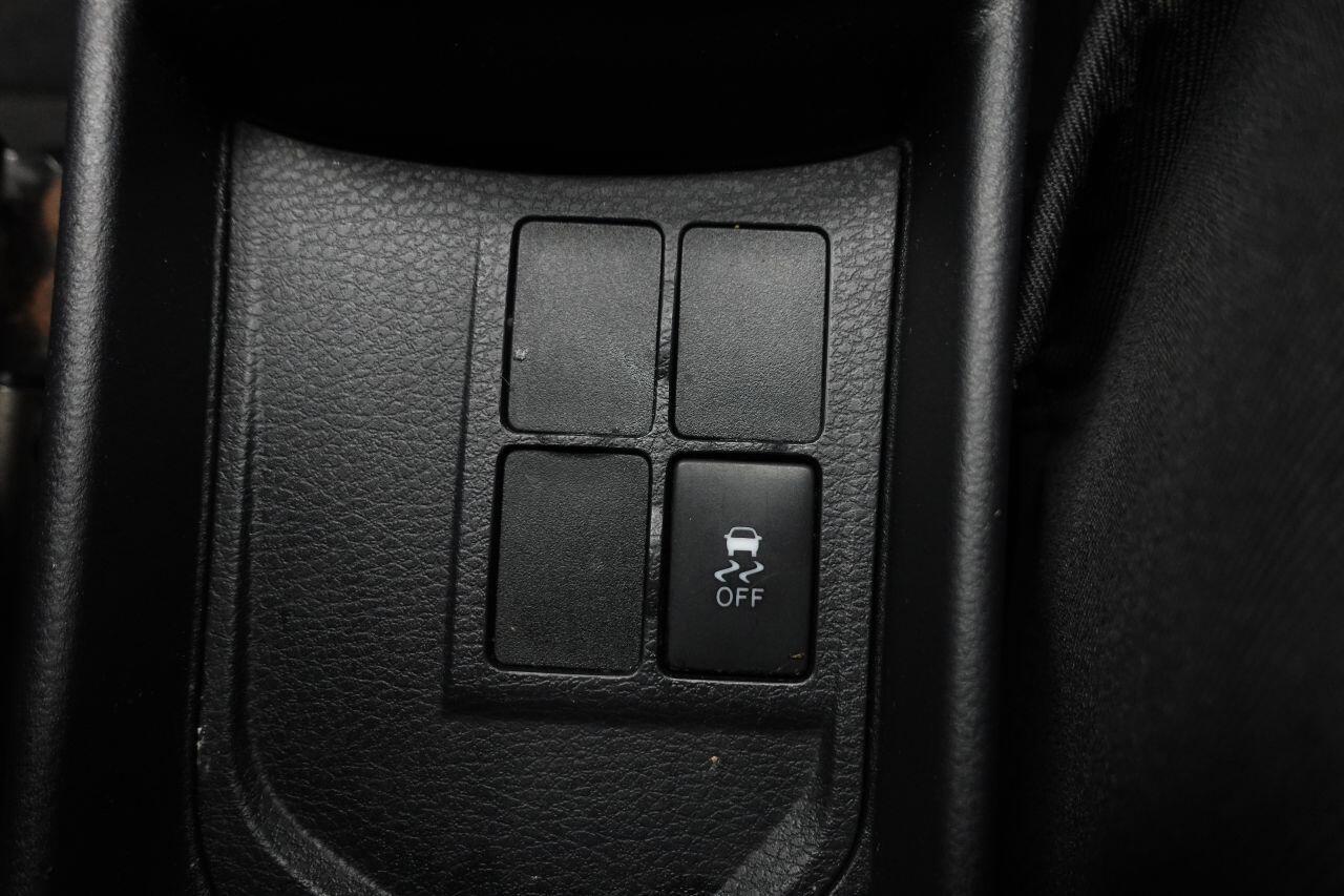 Toyota Yaris - Image 37