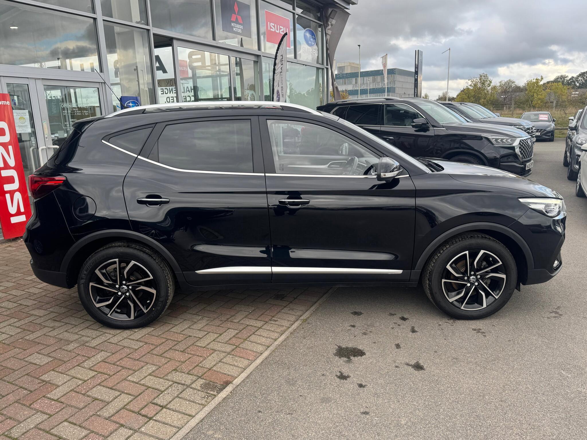 MG MG ZS - Image 2