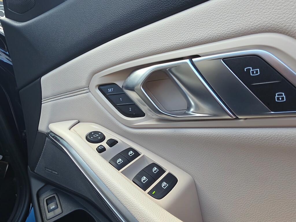 BMW 3 Series - Image 30