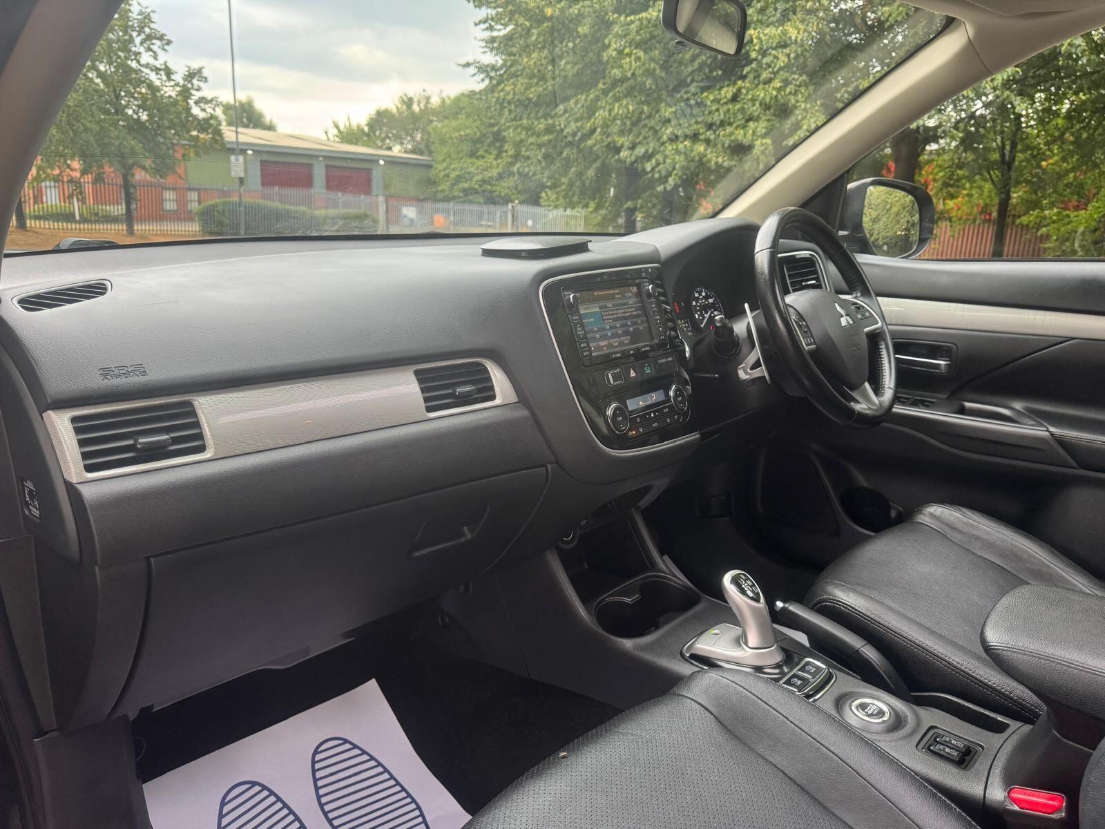 Mitsubishi Outlander - Image 16