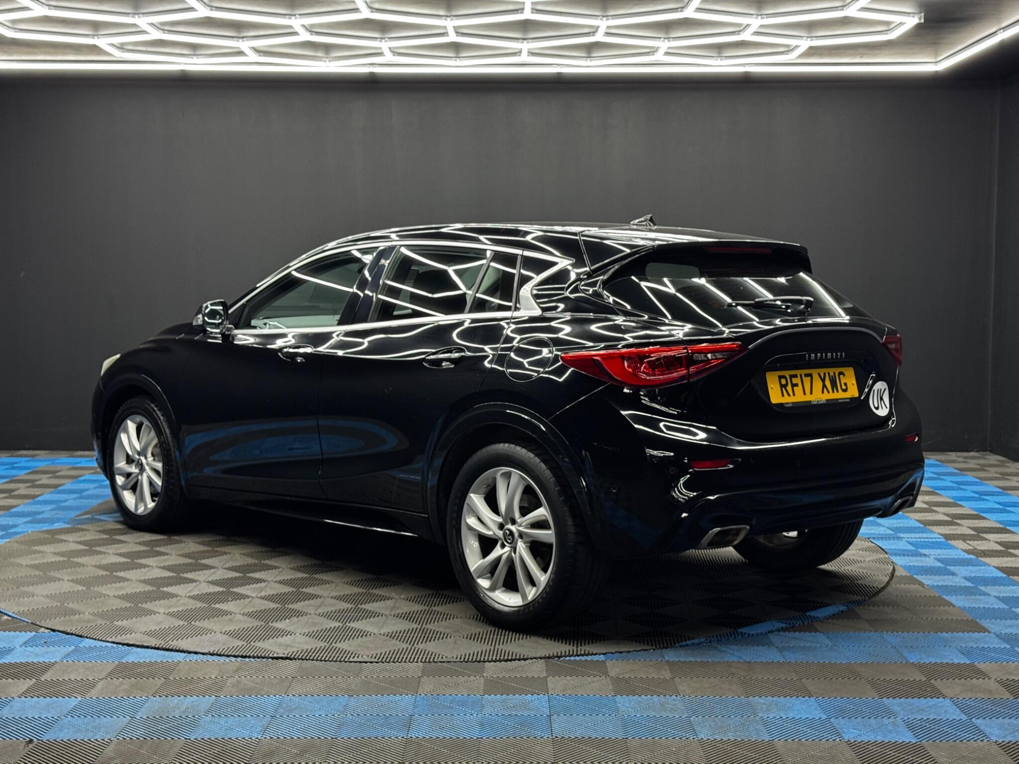 Infiniti Q30 - Image 7