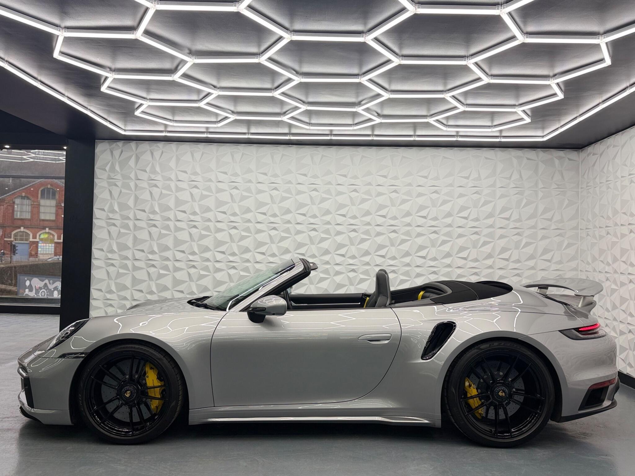 Porsche 911 - Image 6