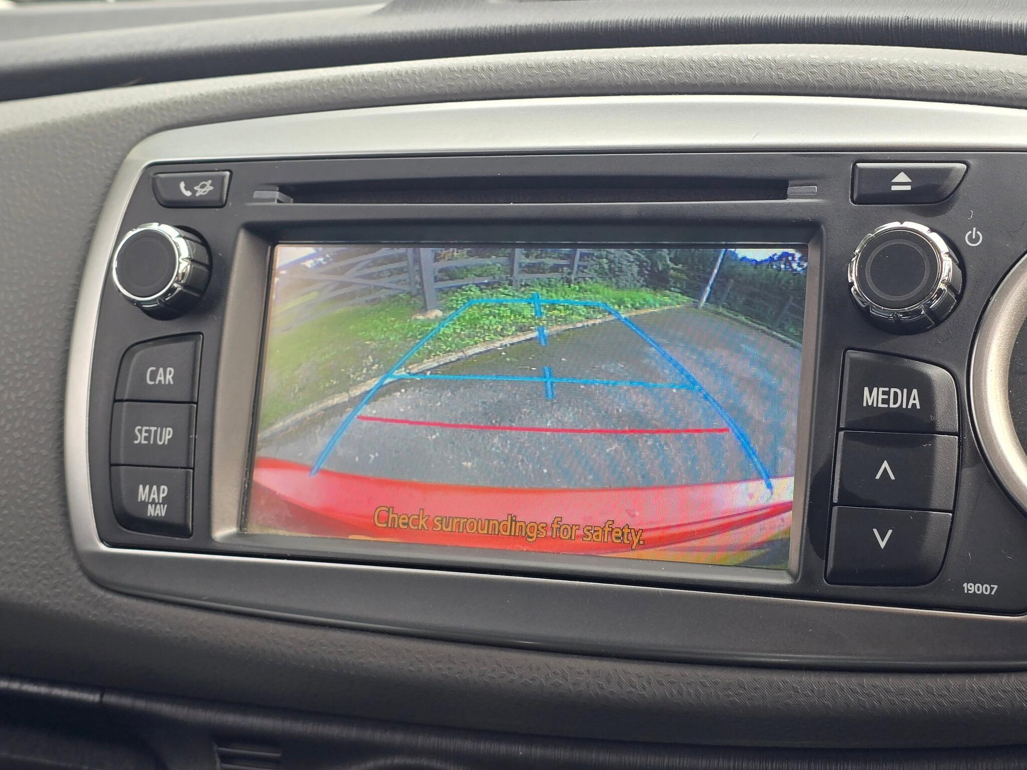 Toyota Yaris - Image 11