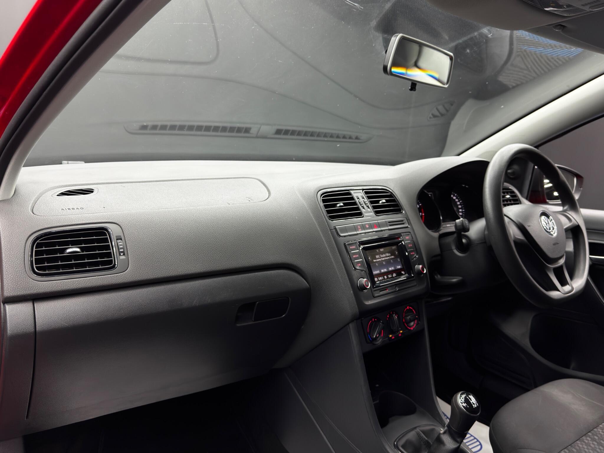 Volkswagen Polo - Image 11