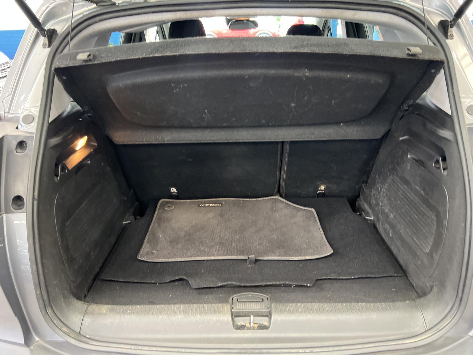 Vauxhall Crossland X - Image 17