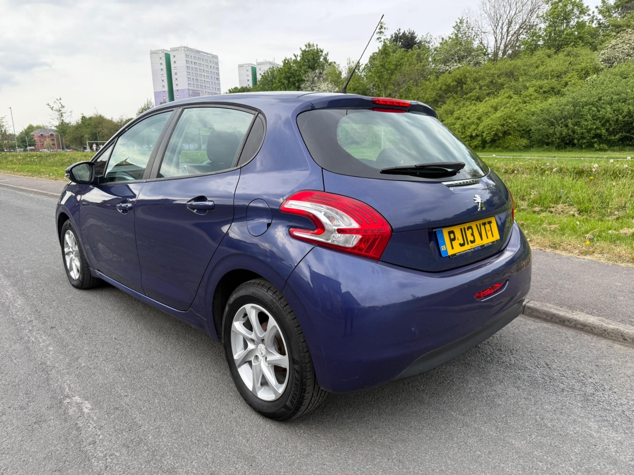 Peugeot 208 - Image 6