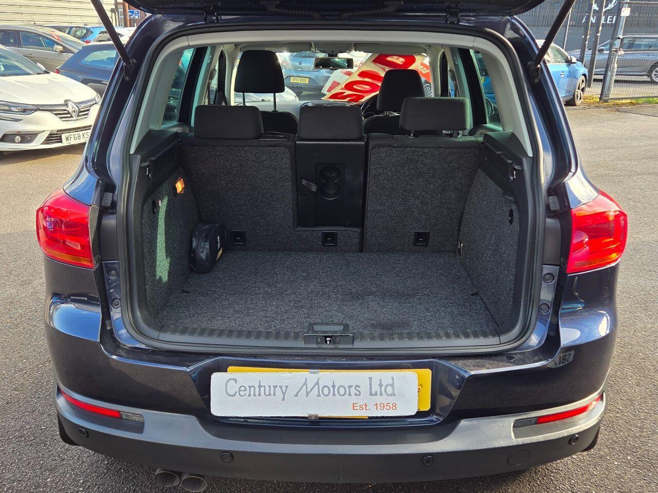 Volkswagen Tiguan - Image 18