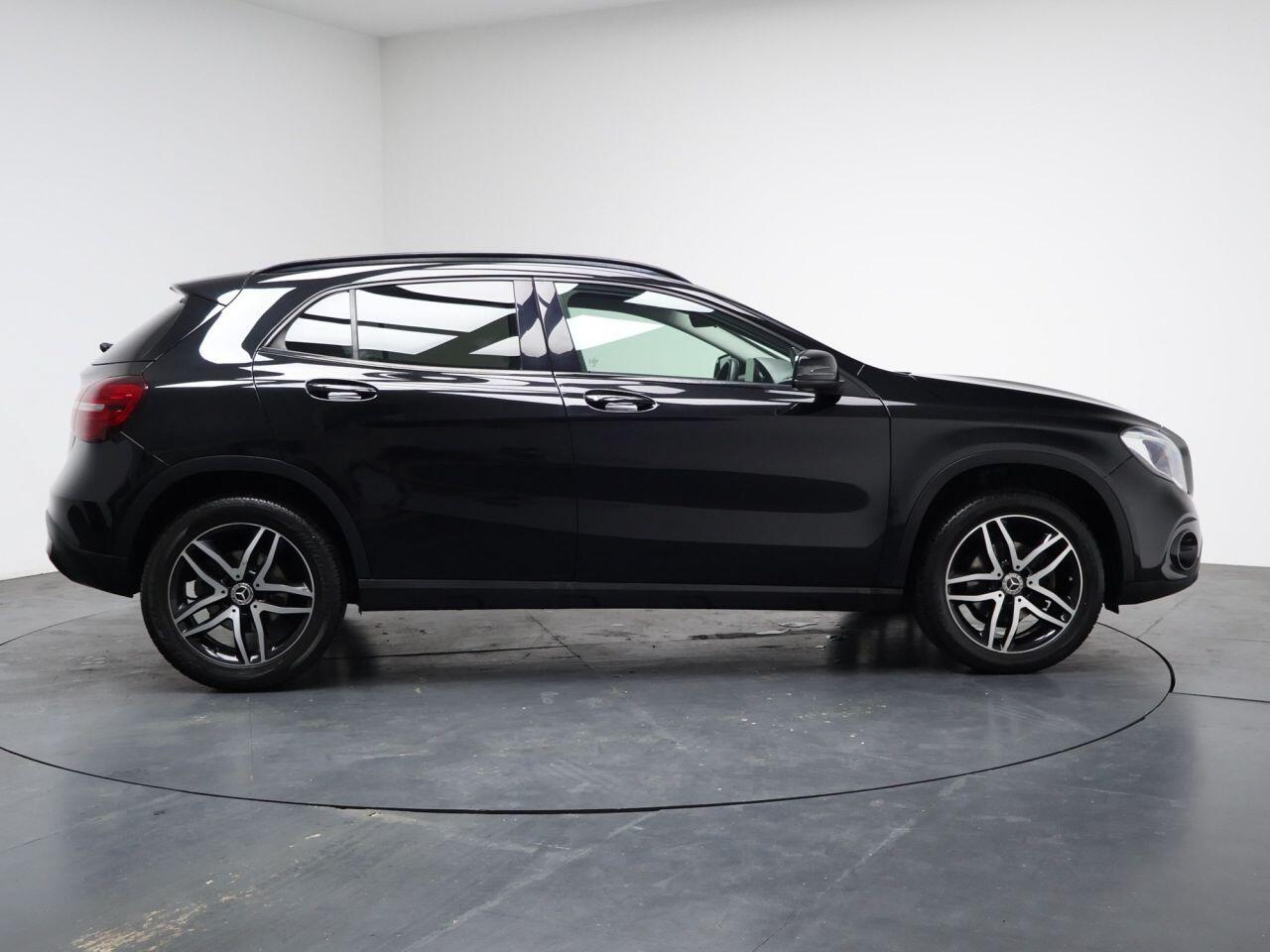 Mercedes GLA - Image 14