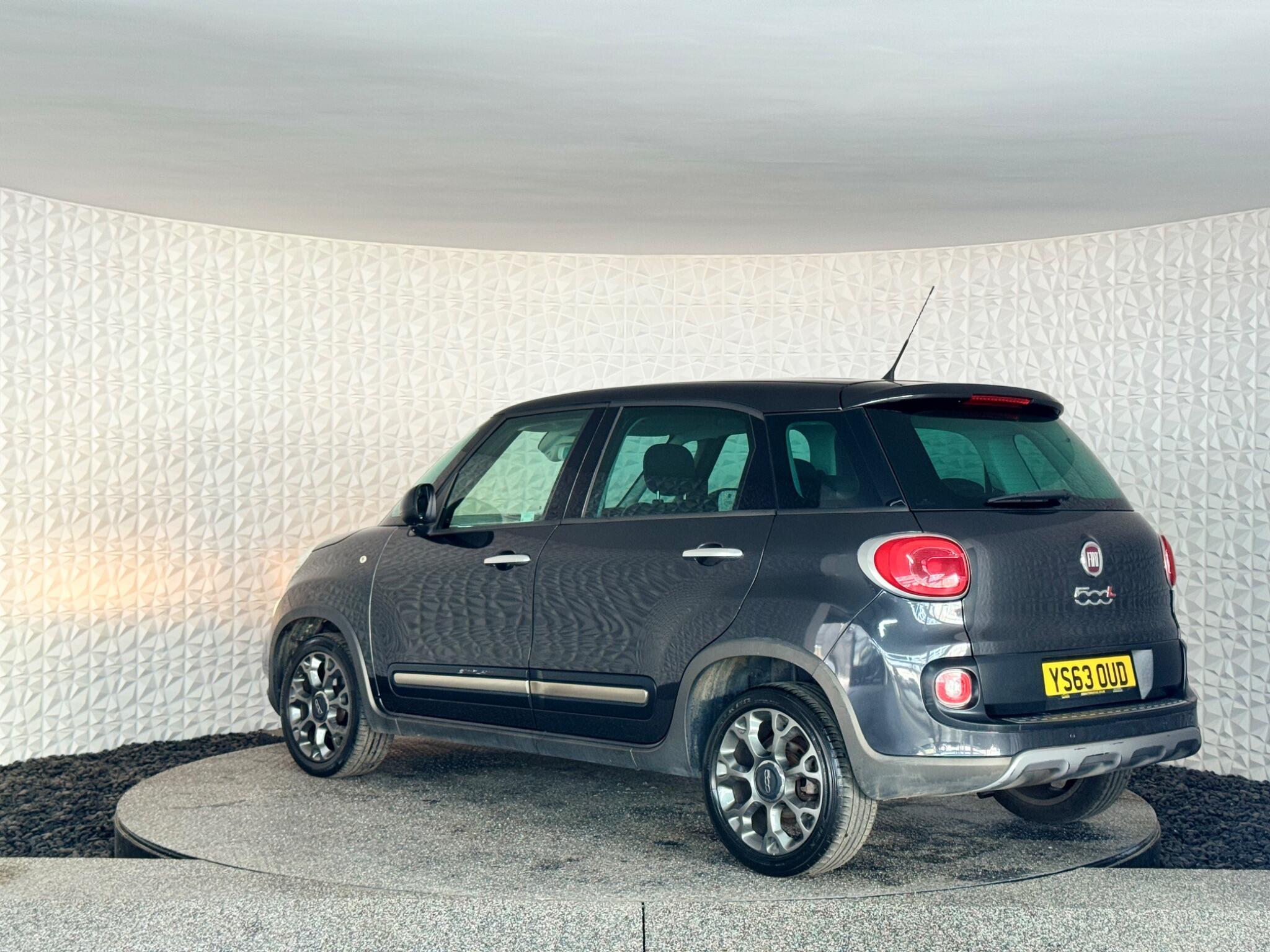 Fiat 500L - Image 16