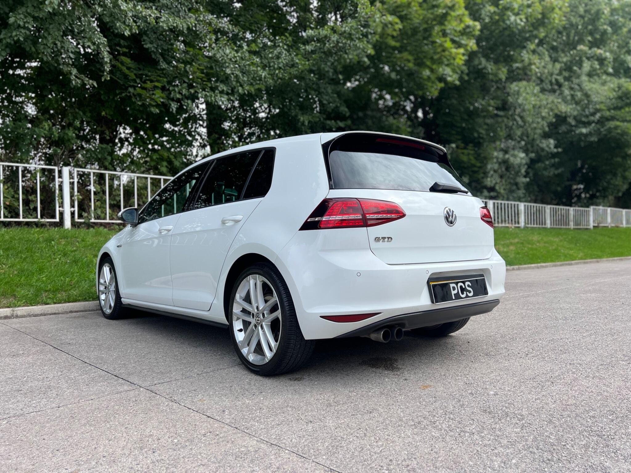 Volkswagen Golf - Image 10