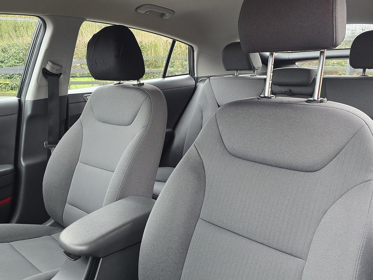 Hyundai Ioniq - Image 6