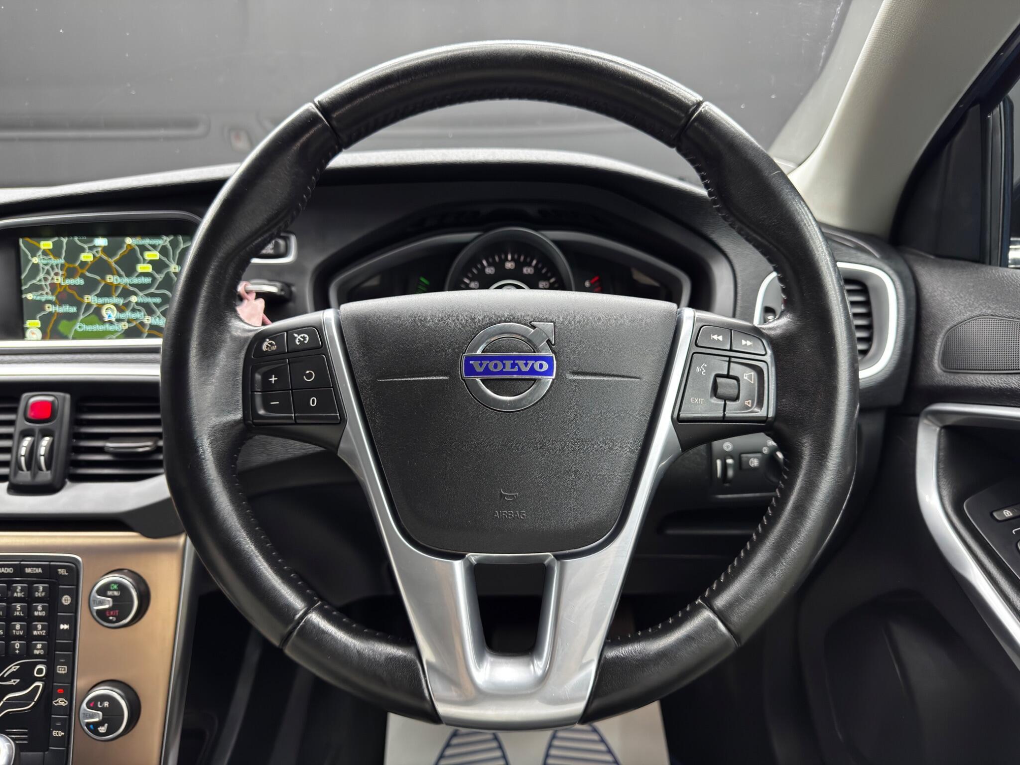 Volvo V40 CROSS COUNTRY - Image 19