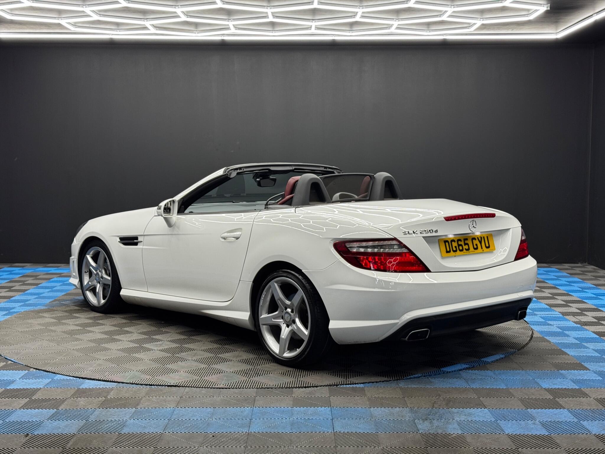 Mercedes SLK - Image 7
