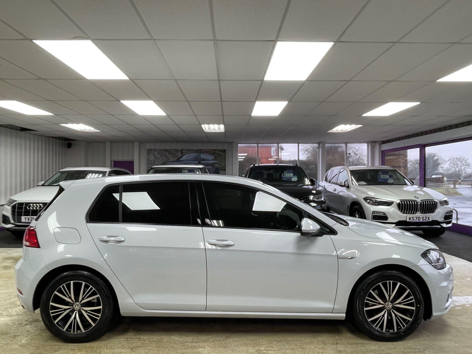 Volkswagen Golf - Image 12