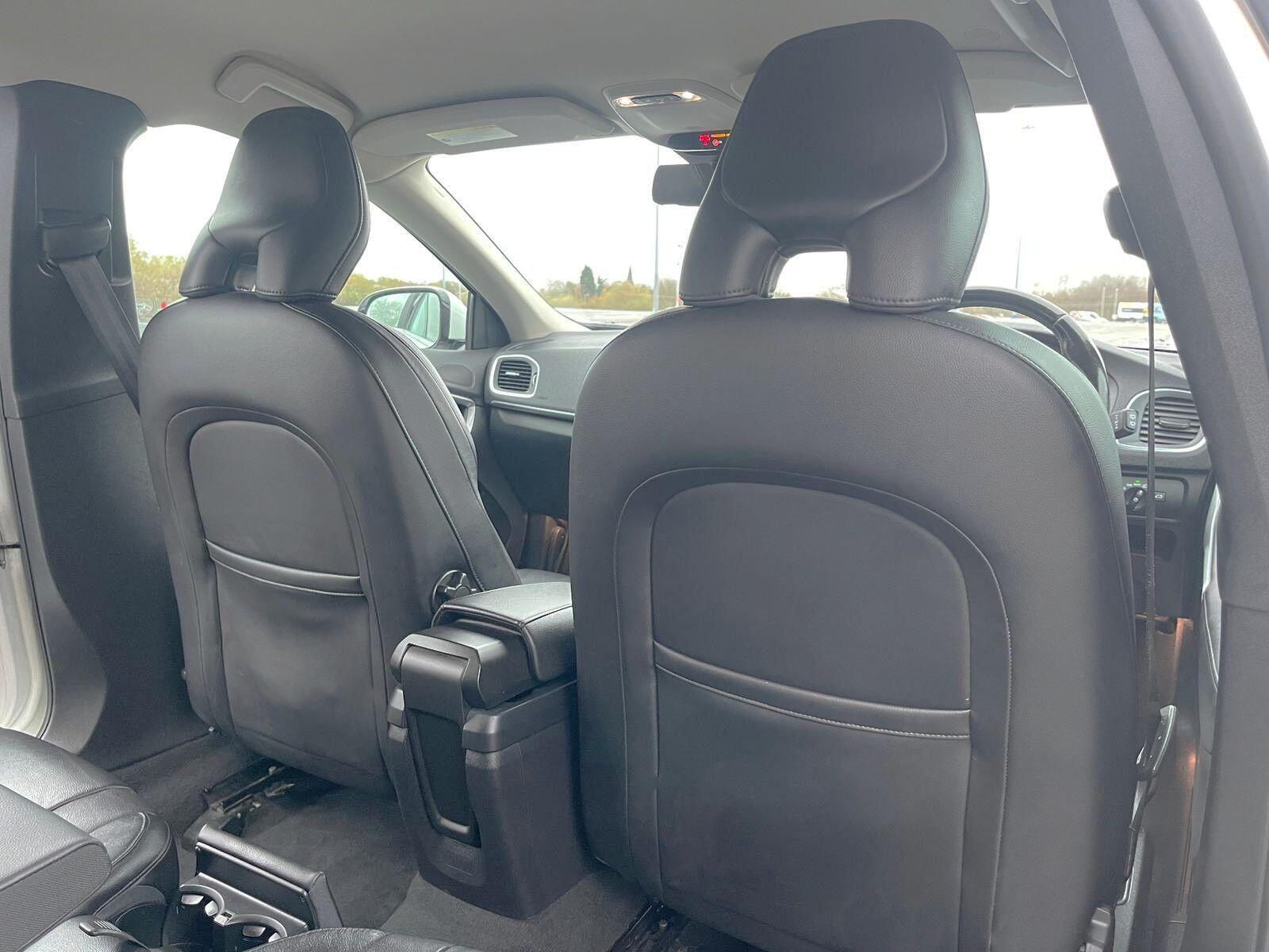 Volvo V40 - Image 24