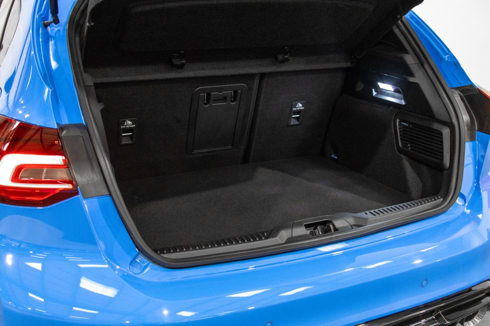 Ford Focus - Image 12