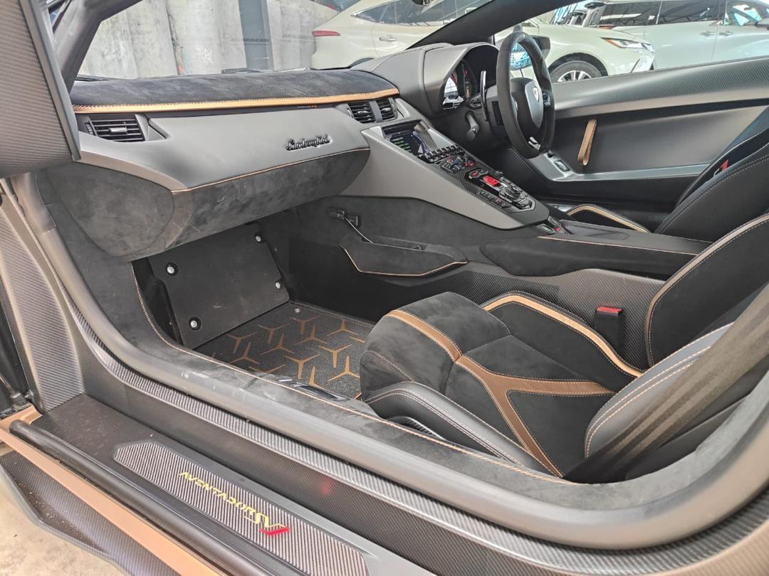 Lamborghini Aventador - Image 9
