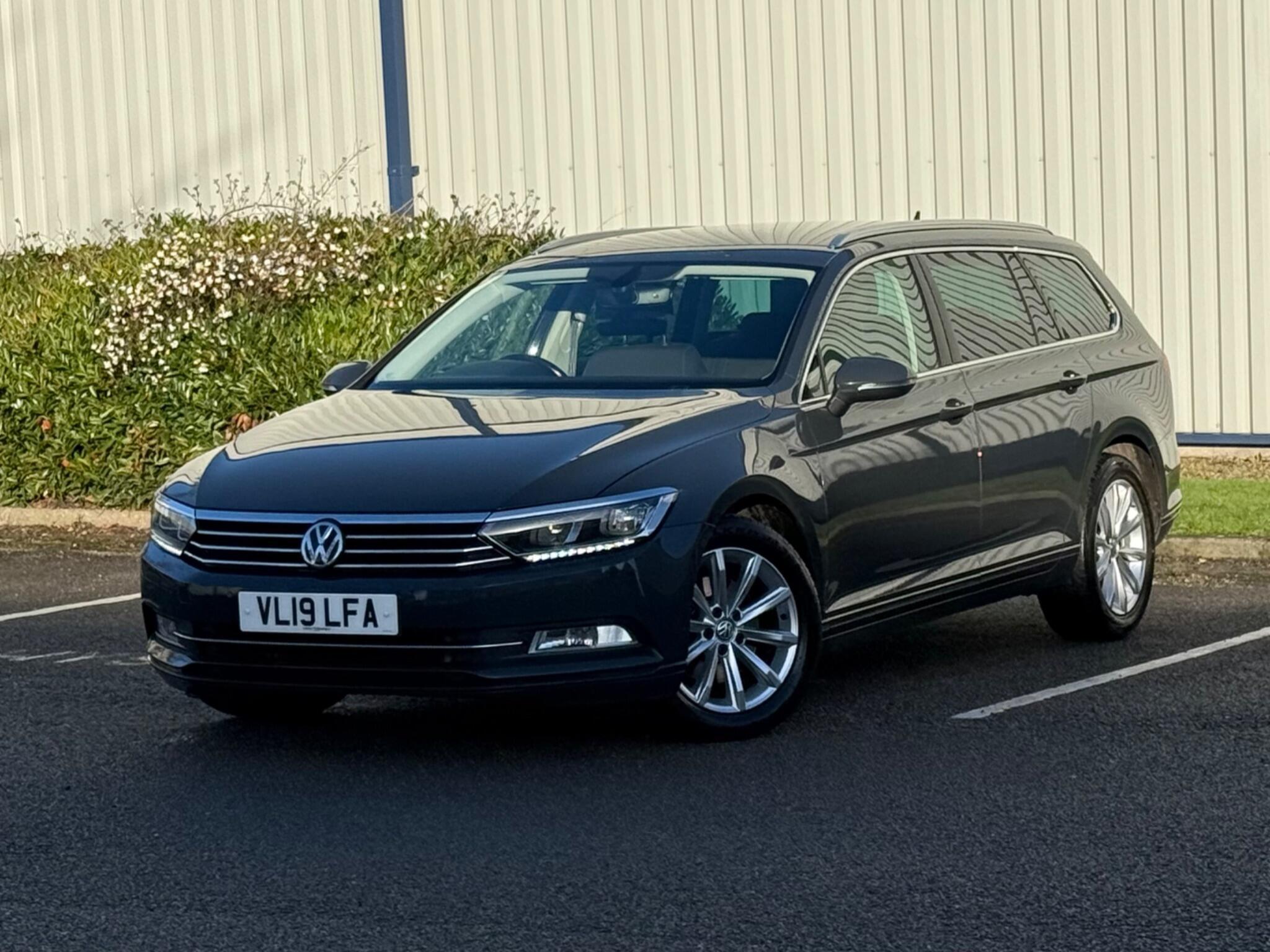 Volkswagen Passat - Image 5