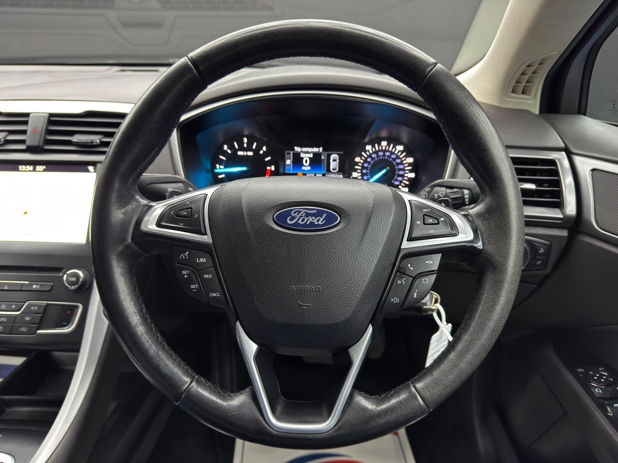 Ford Mondeo - Image 19