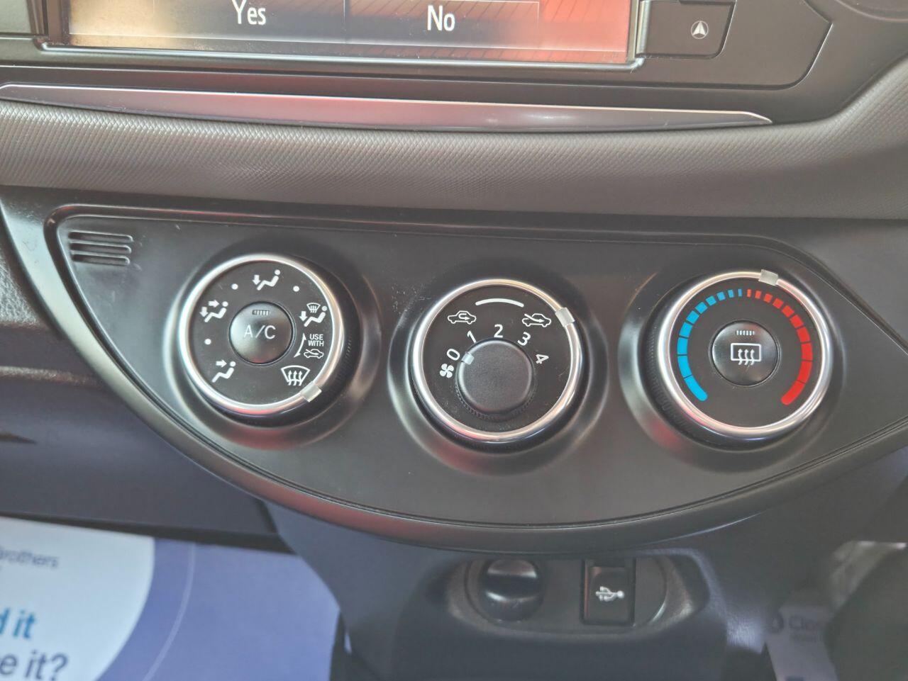 Toyota Yaris - Image 32