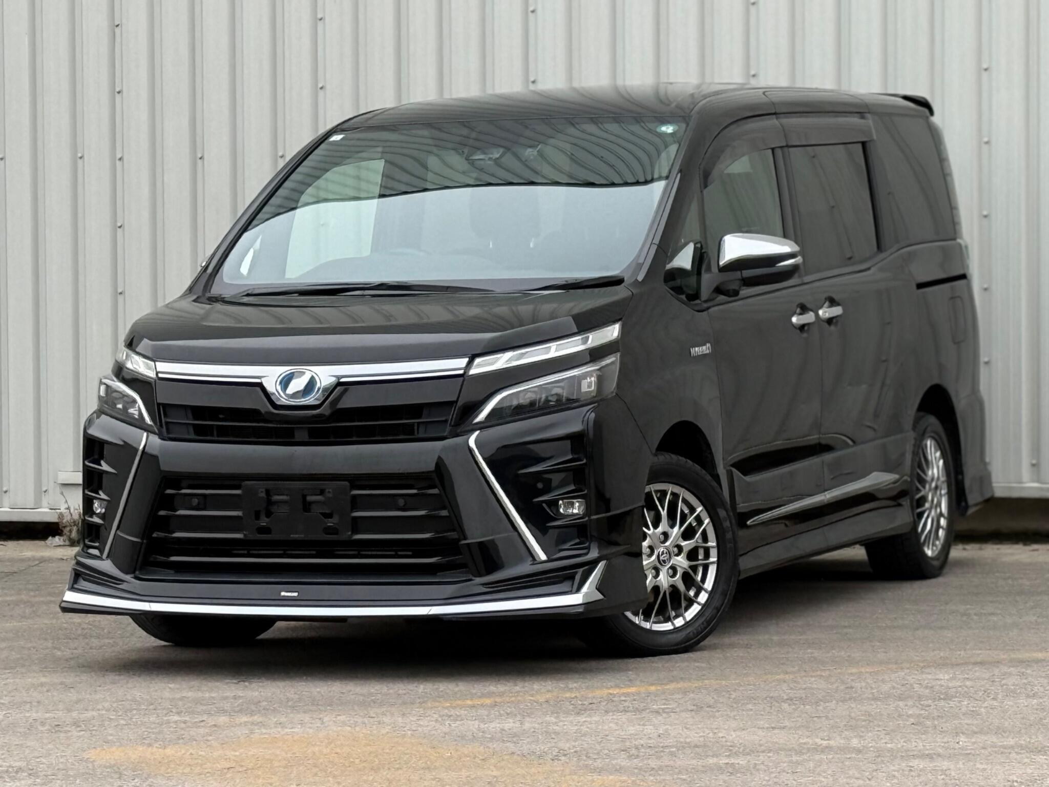 Toyota Voxy - Image 4