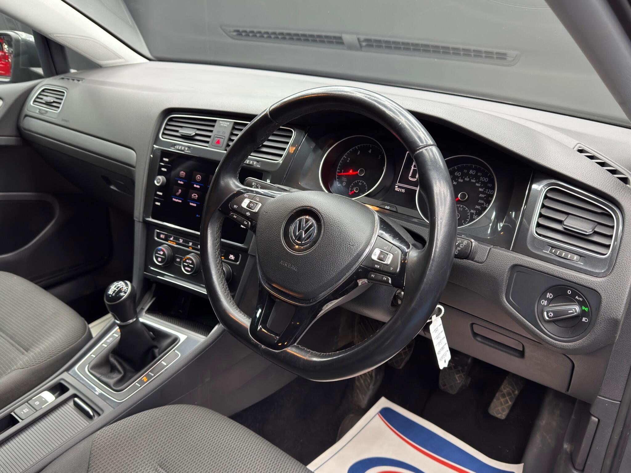 Volkswagen Golf - Image 9