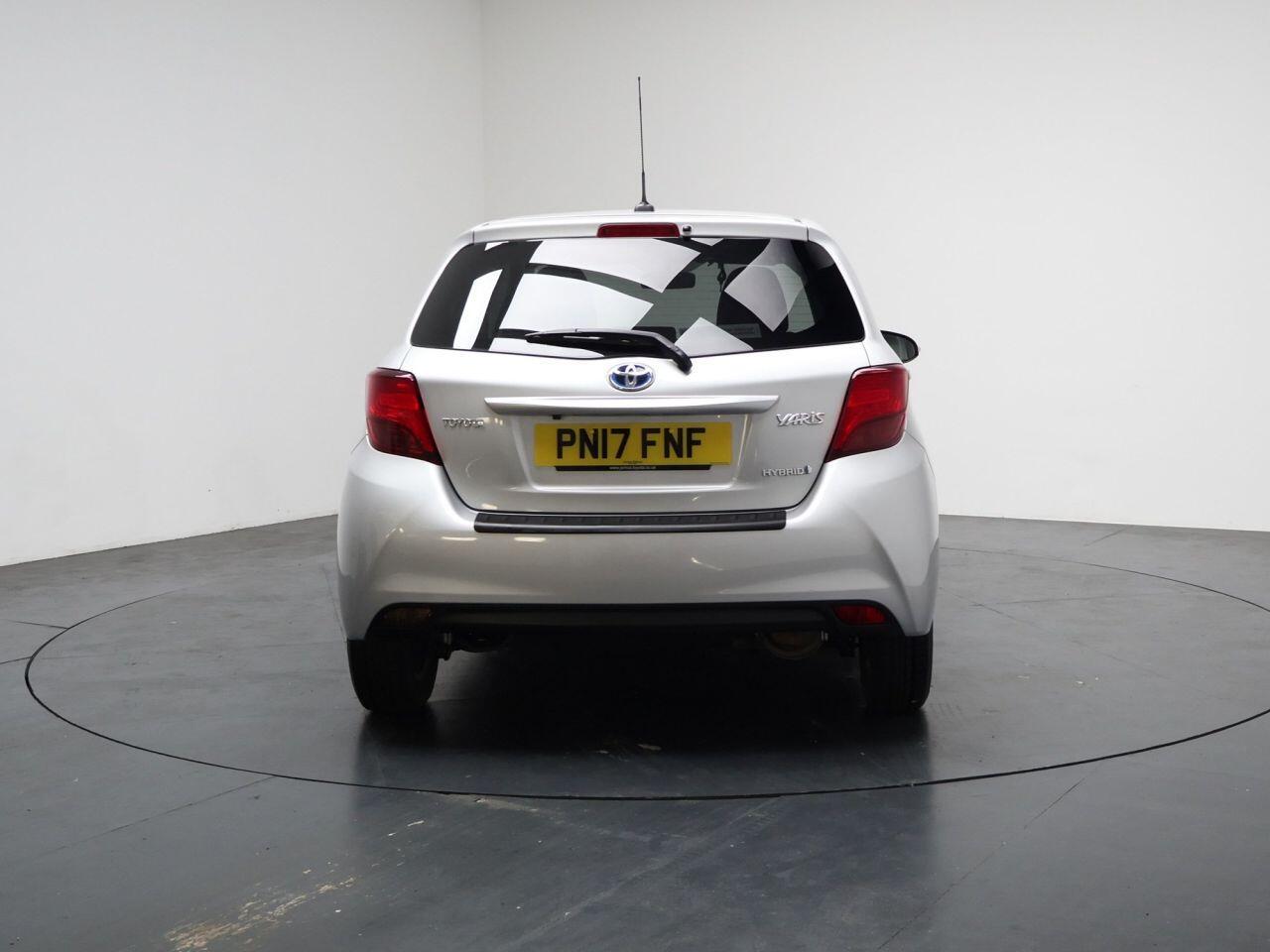Toyota Yaris - Image 11