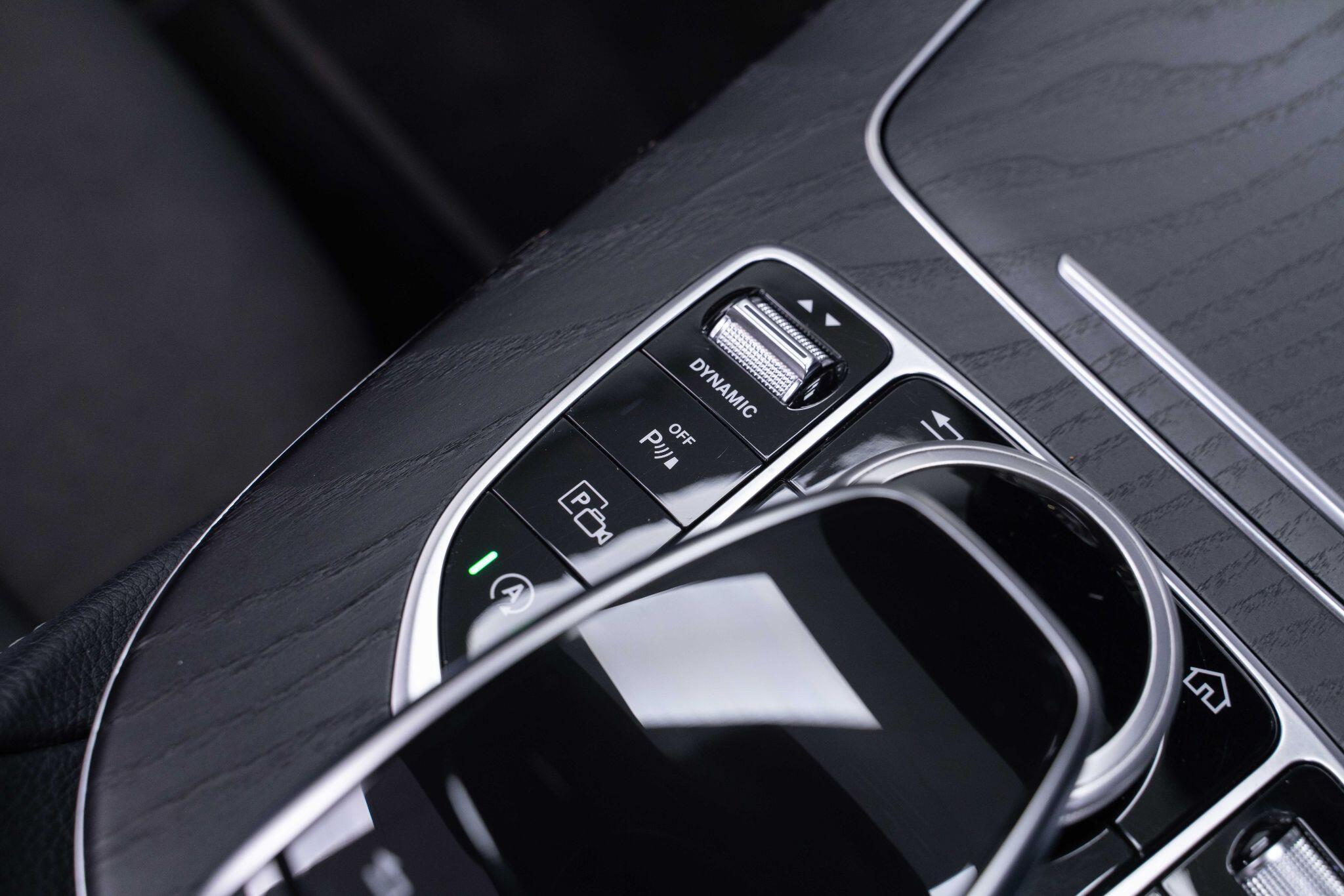 Mercedes E Class - Image 12