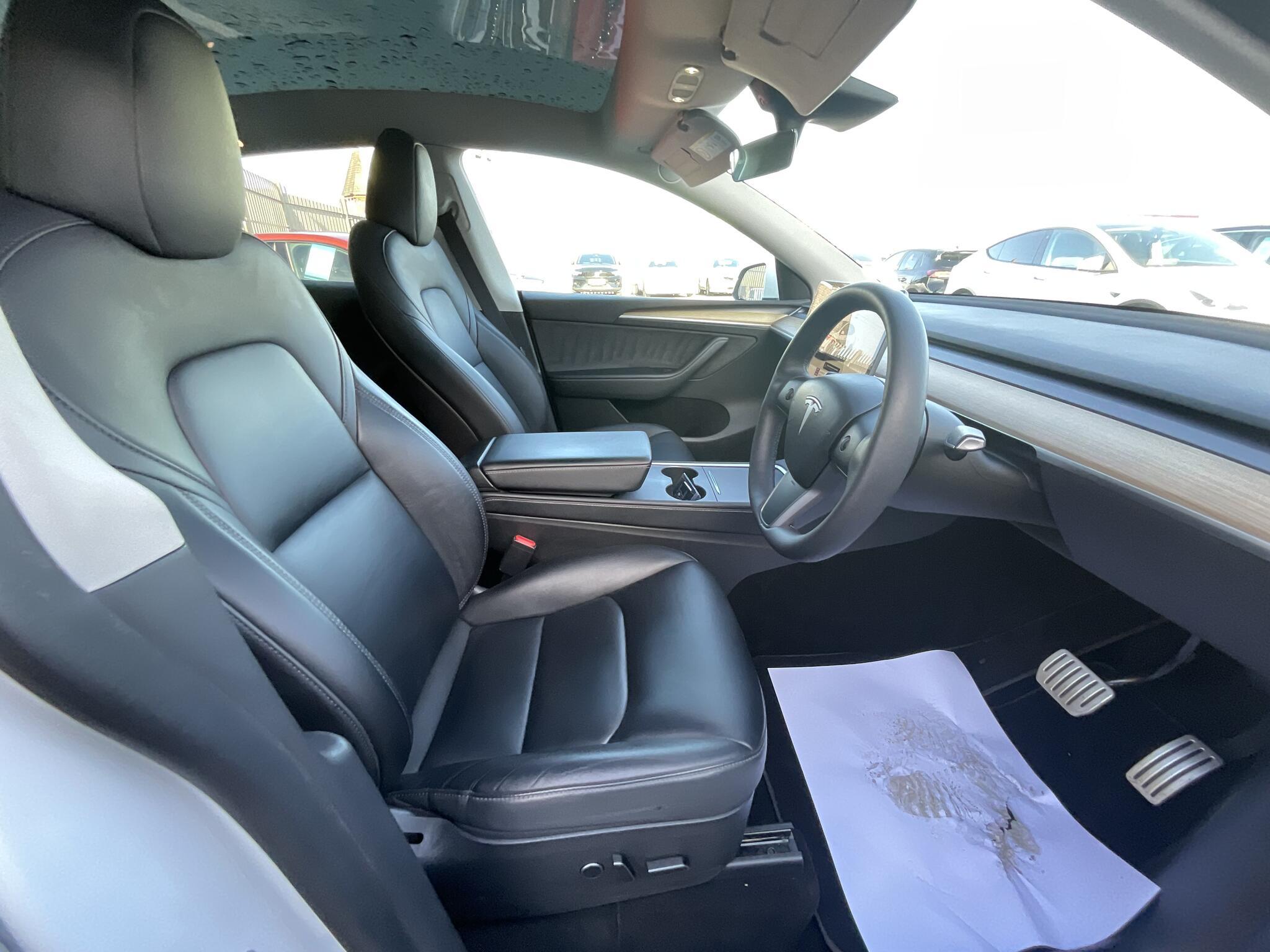 Tesla Model Y - Image 9