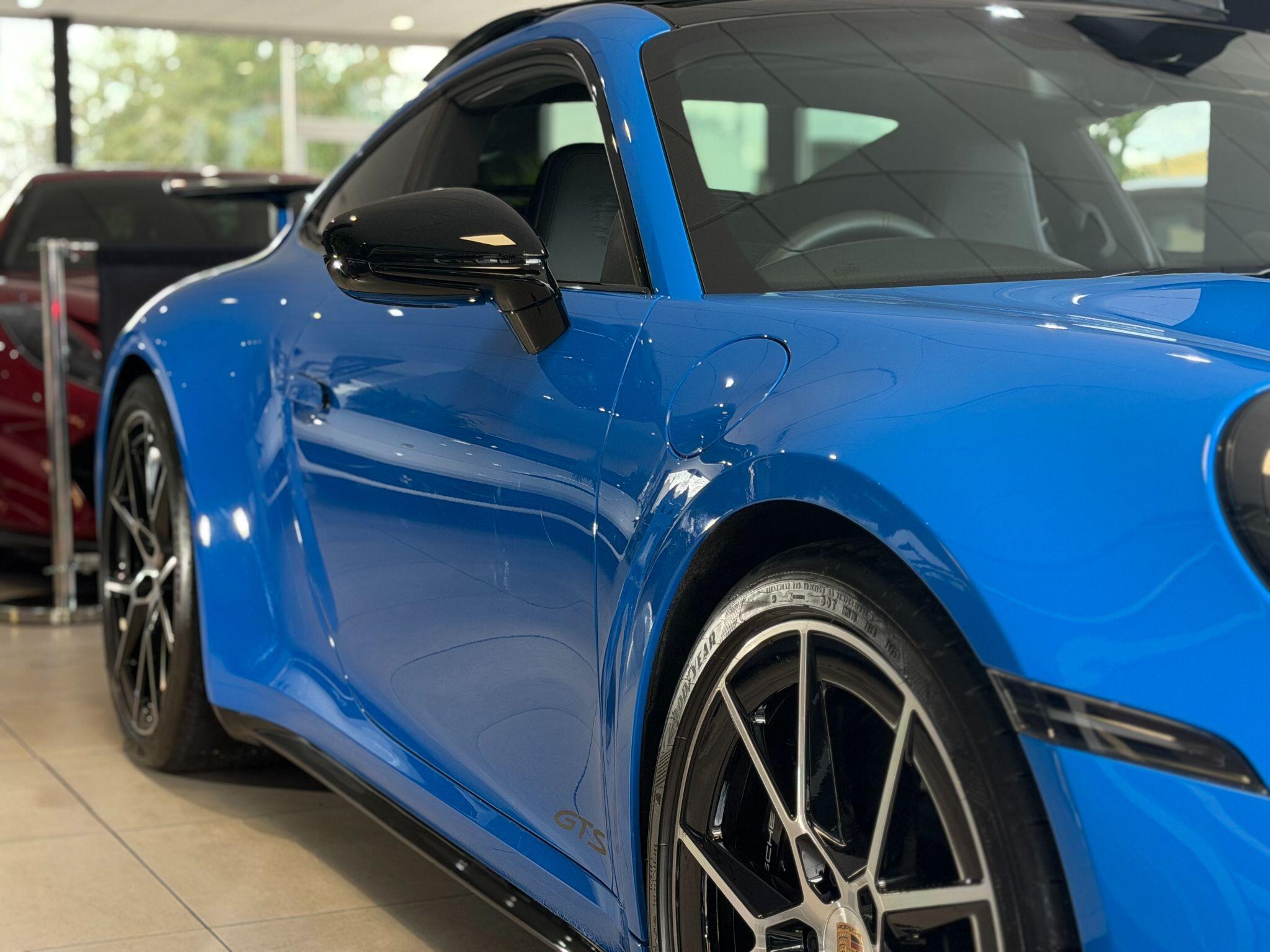 Porsche 911 - Image 20